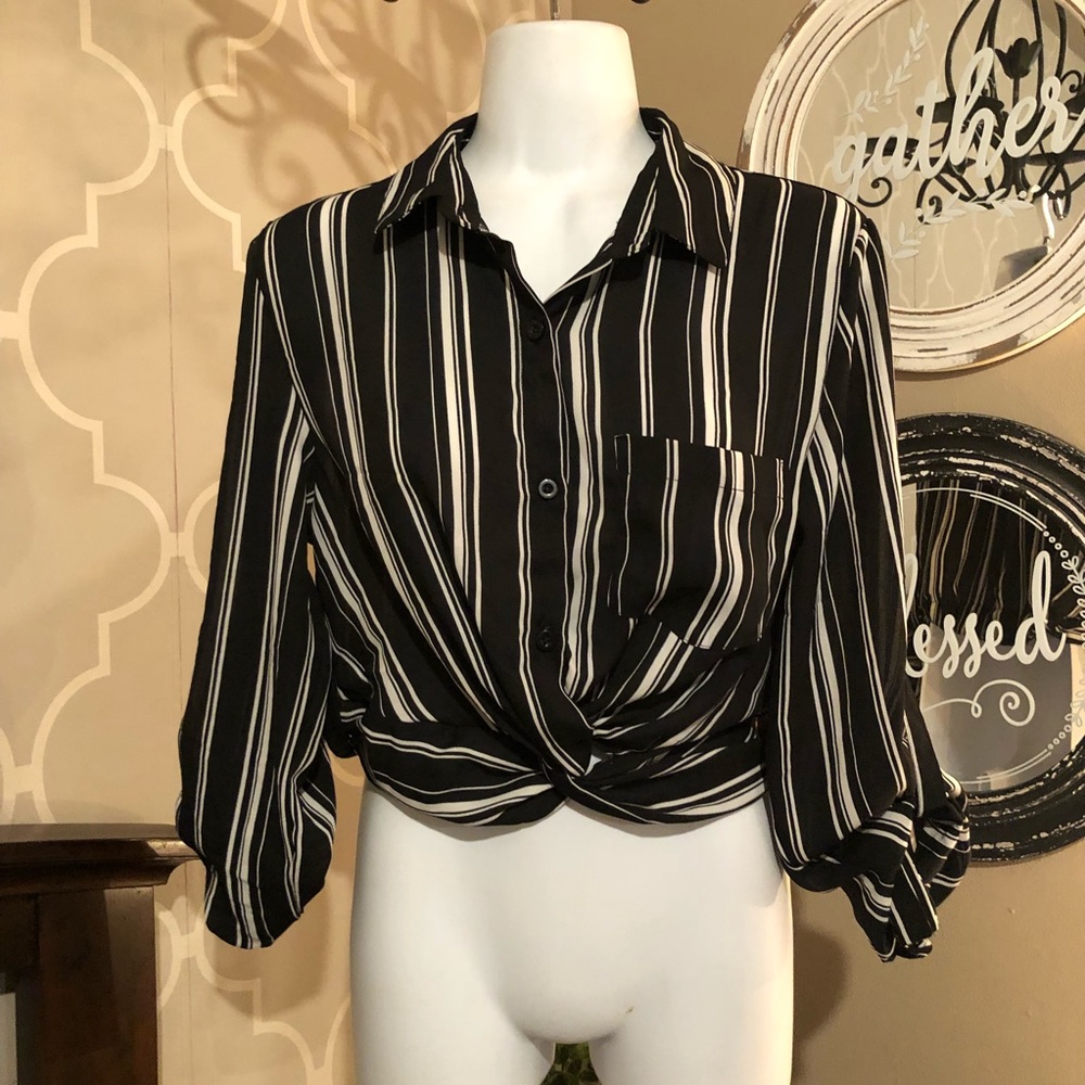 Crop collared striped blouse